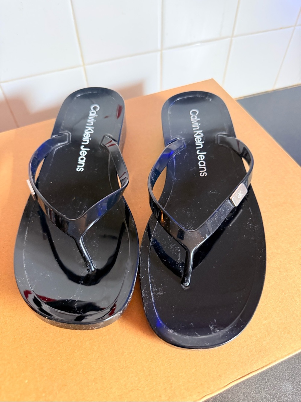 Calvin Klein Jeans Black Glossy Jelly Thong Sandals